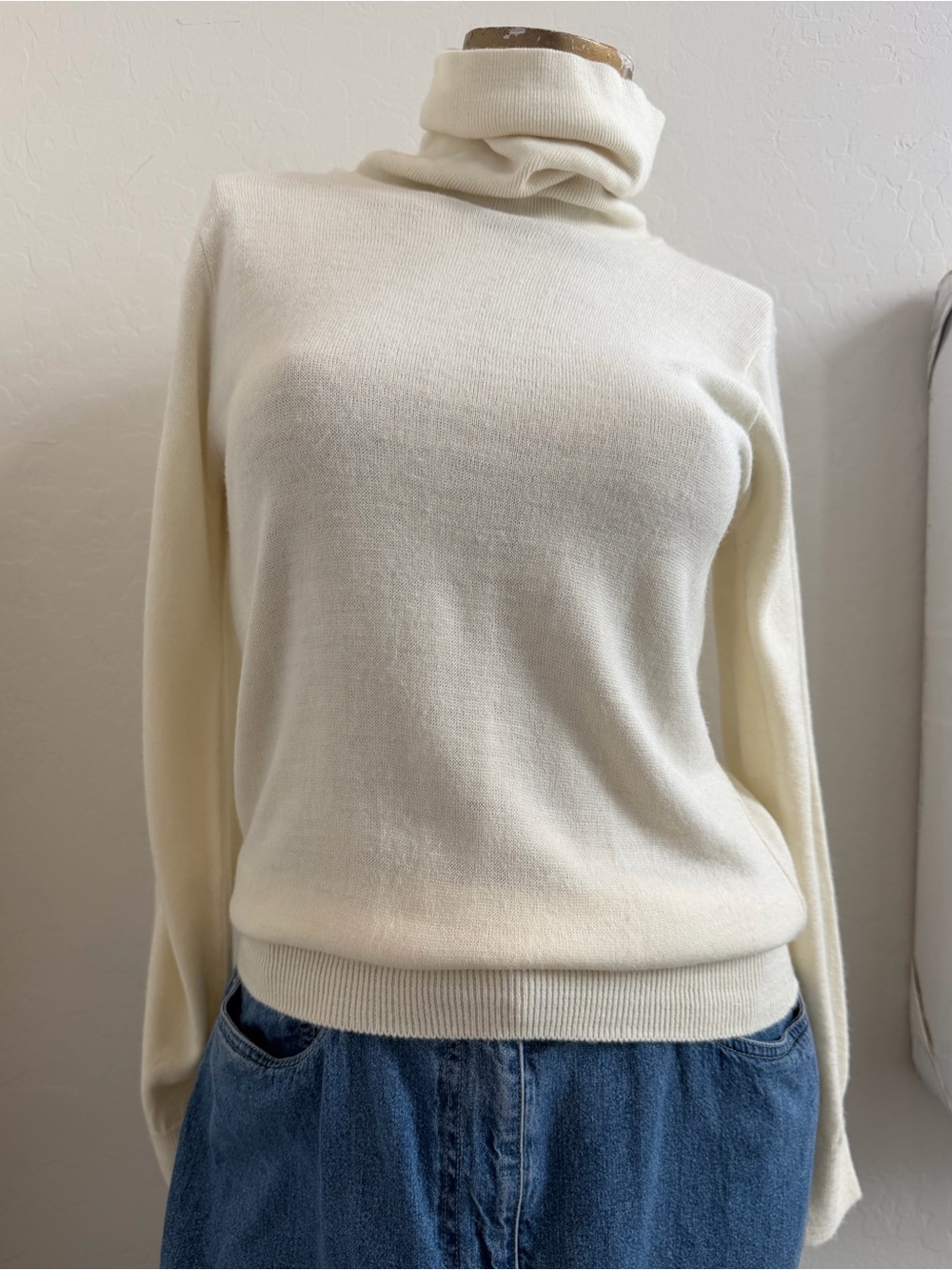 Vintage 90s Duet Ivory Turtleneck Sweater Knit pit to pit 17”XS/S, soft to touch